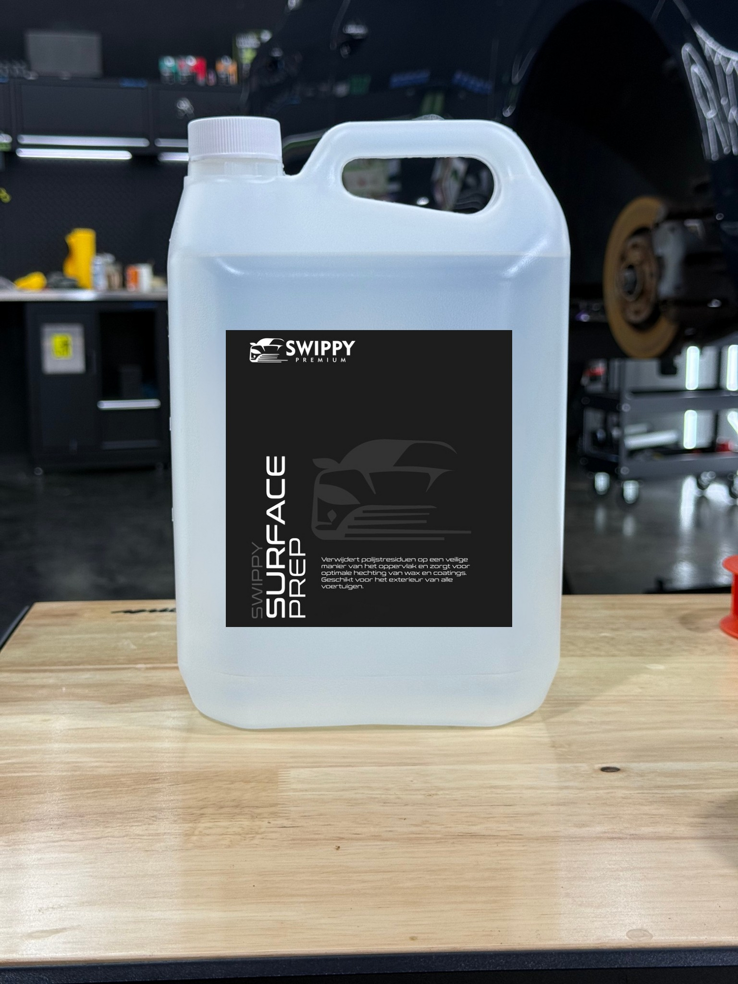 Swippy surface prep. Swippy ontvetter. Auto ontvetten na polijsten. Polijstresten verwijederen. Polijstresiduen verwijderen. Auto ontvetten.
