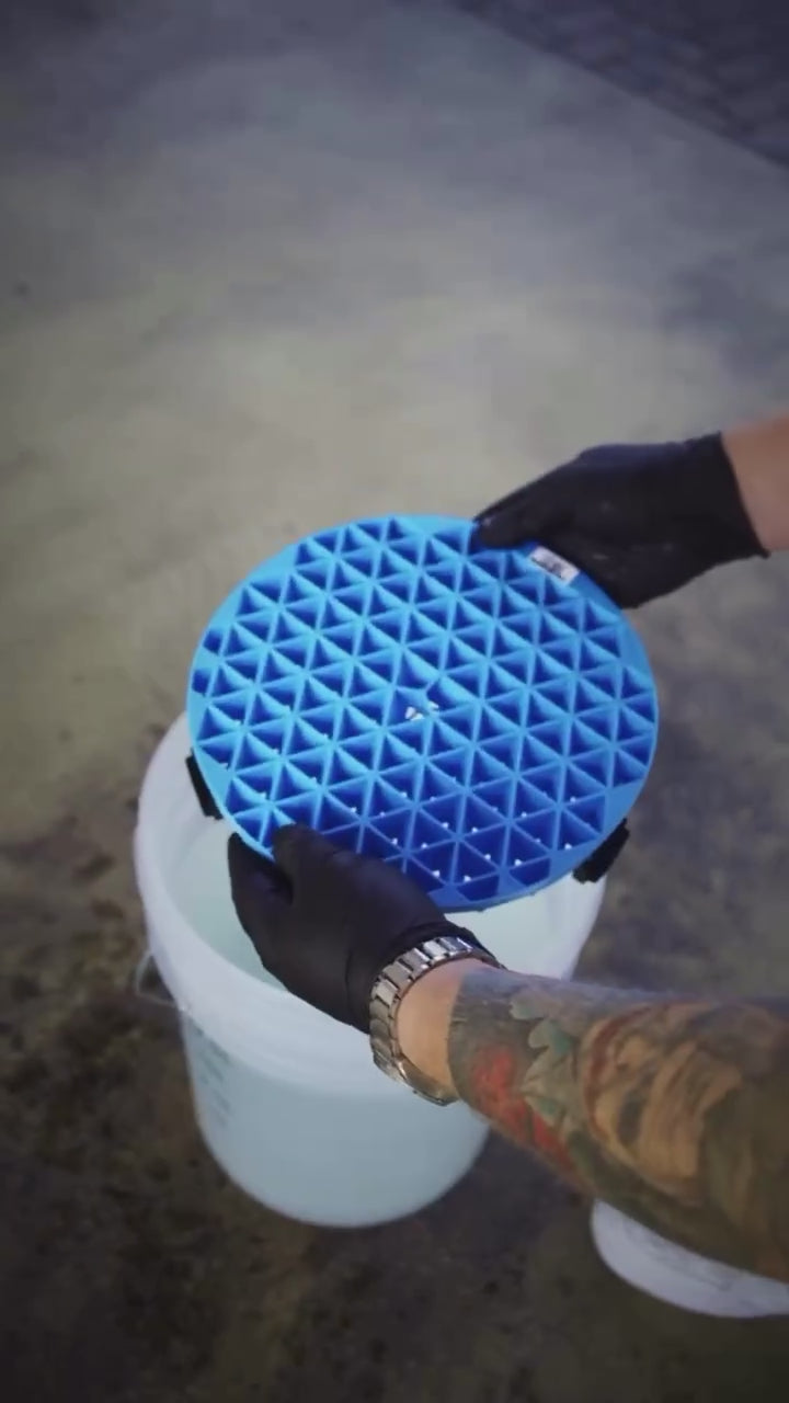 chemicalworkz grit guard. krasvrij auto wassen. was emmer. emmer filter. swippy grit guard. auto grit.