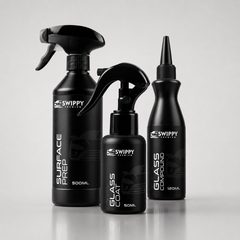 Complete bundel voor met Swippy Glass Compound, Swippy Surface Prep en Swippy Glass Coat voor het grondig reinigen, ontvetten en beschermen van autoruiten. 